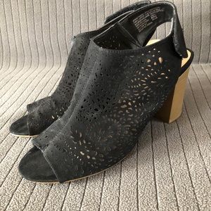 NEW DSW SIZE 11 CUTE BLACK OPEN TOE